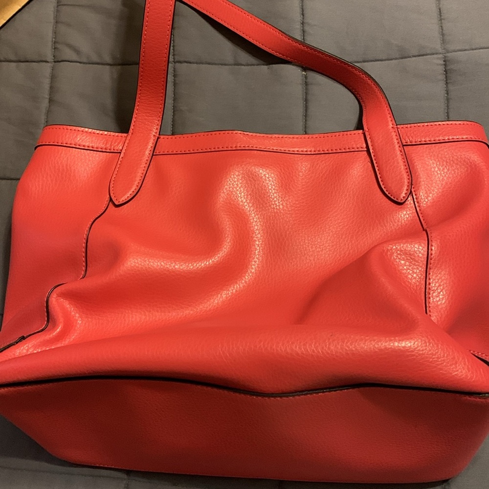 Authentic Coach purse. Pink leather EUC - Picture 5 of 9